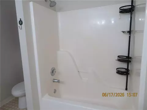 Bath - 70220 8th St, Covington, LA 70433 photo 2 of 3