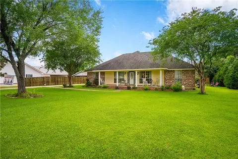 237 Oak Villa Dr, Bunkie, LA 71322