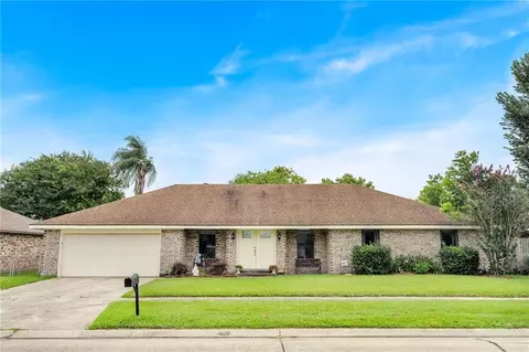 3821 Hillcrest Dr, Marrero, LA 70072