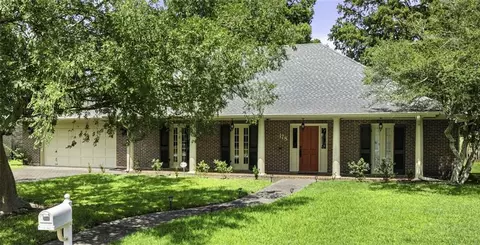 178 Chateau Latour Dr, Kenner, LA 70065