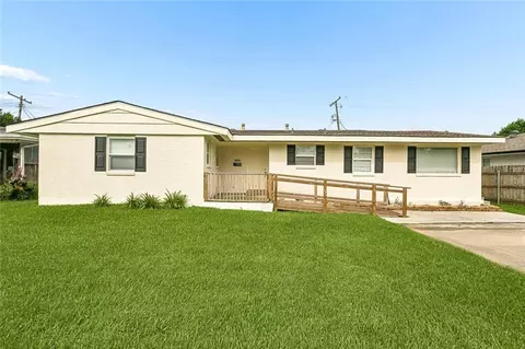 3904 Bissonet Dr, Metairie, LA 70003