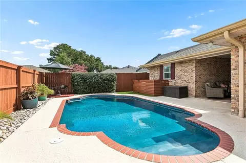 Exterior - 4236 Beaune Dr, Kenner, LA 70065 photo 4 of 5
