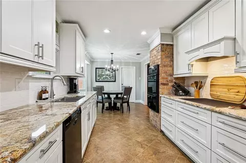 Kitchen - 4236 Beaune Dr, Kenner, LA 70065 photo 2 of 2