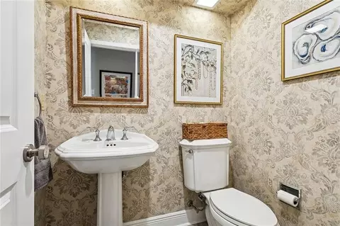 Bath - 4236 Beaune Dr, Kenner, LA 70065 photo 2 of 3