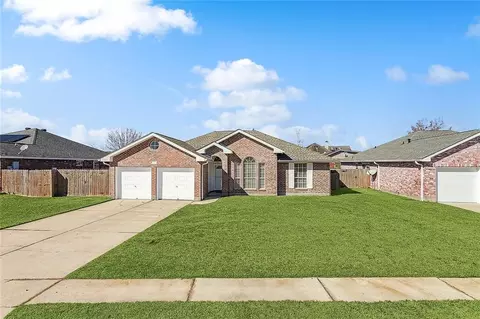85 Moss Dr, Laplace, LA 70068