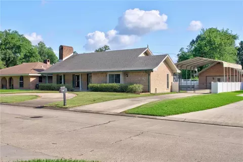 215 Demandre St, Belle Chasse, LA 70037
