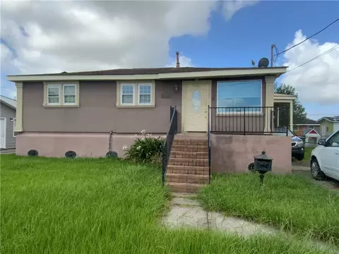 2520 Rose Dr, Gretna, LA 70053