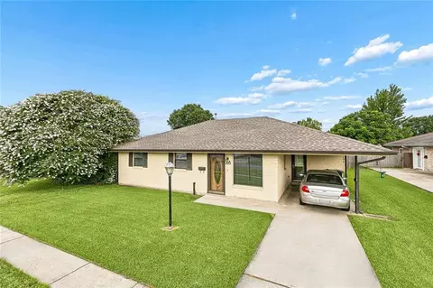 2910 Delille St, Chalmette, LA 70043