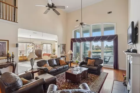 Living - 108 Lighthouse Pt, Slidell, LA 70458 photo 1 of 3