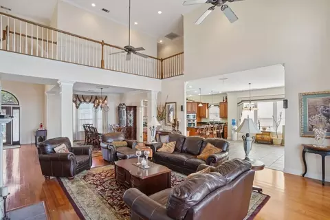Living - 108 Lighthouse Pt, Slidell, LA 70458 photo 2 of 3
