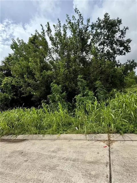 6118 Shirley Taylor St, New Orleans, LA 70117