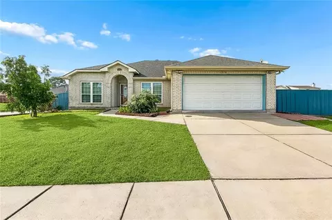 2276 N Harper Dr, Harvey, LA 70058
