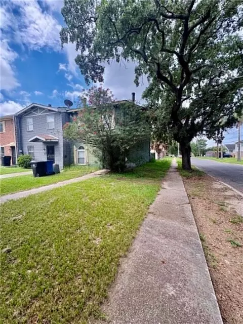 4348 Paris Ave, New Orleans, LA 70122