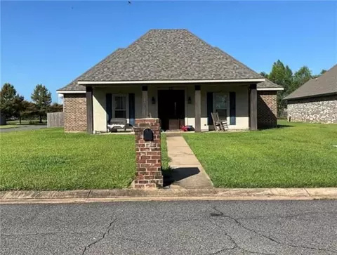 201 Grand Lakes Blvd, Alexandria, LA 71303