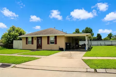 800 E Josephine St, Chalmette, LA 70043
