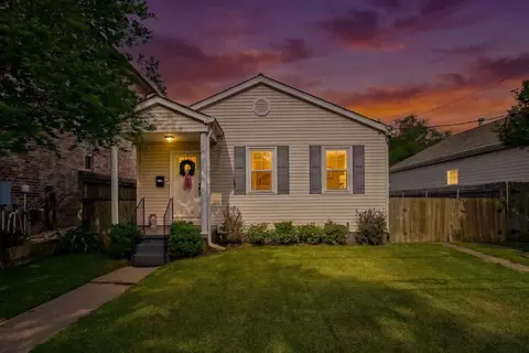 704 Metairie Lawn Dr, Metairie, LA 70001