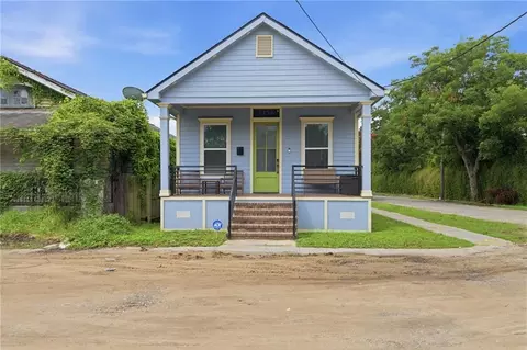 9134 Peach St, New Orleans, LA 70118