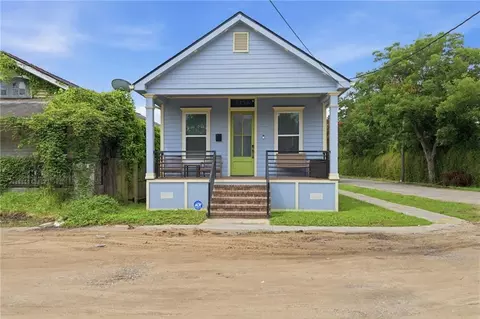 9134 Peach St, New Orleans, LA 70118