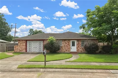 2121 Brigade Dr, Chalmette, LA 70043