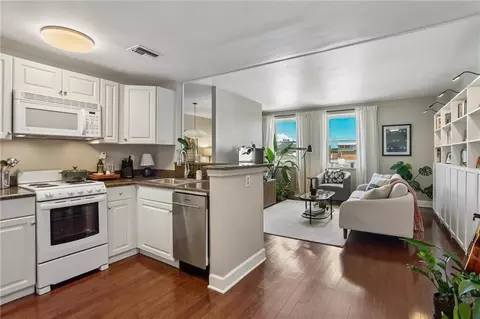 1205 St Charles Ave #403, New Orleans, LA 70130