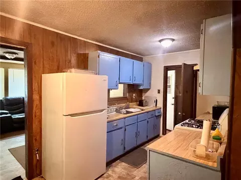 Kitchen - 37388 E Pinehill Dr, Slidell, LA 70460 photo 1 of 3