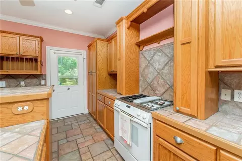 Kitchen - 4150 E Us 98 Hwy, Mccomb, MS 39648 photo 2 of 5