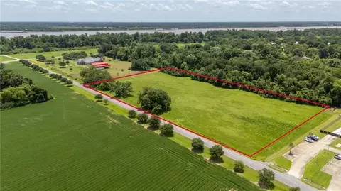 1255 Beaulieu Ln, Port Allen, LA 70767
