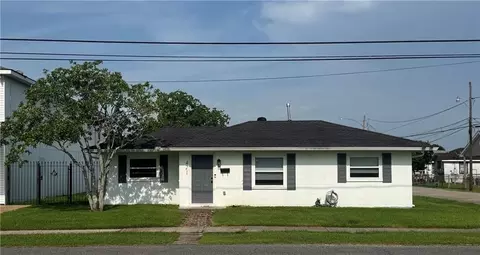 421 Garden Rd, Marrero, LA 70072
