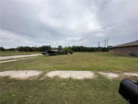 1901 Joseph Dr, Saint Bernard, LA 70085