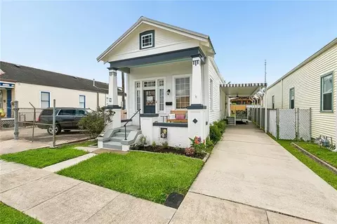 318 Newton St, Gretna, LA 70053