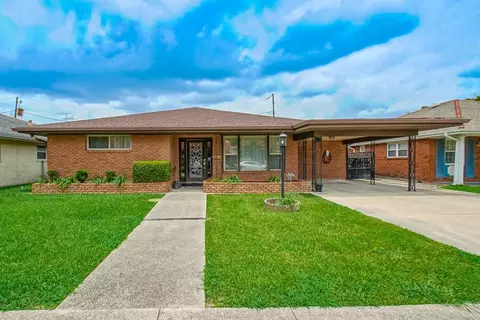211 Willow Dr, Gretna, LA 70053
