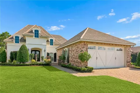 809 S Corniche Du Lac, Covington, LA 70433