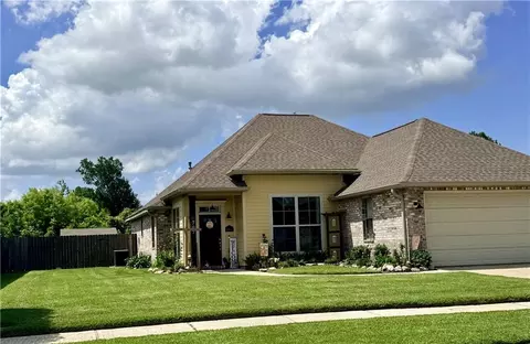 707 Country Cottage Blvd, Montz, LA 70068