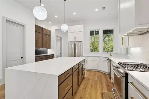 Kitchen - 17314 Paddock Cir, Hammond, LA 70403 photo 2 of 3