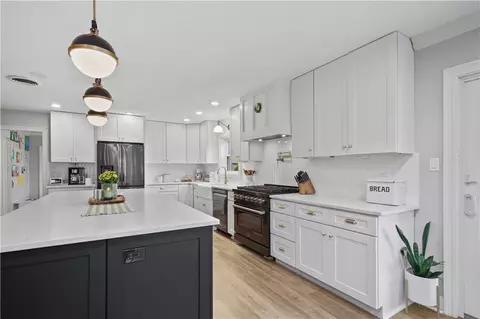 Kitchen - 227 Cheron Dr, Mandeville, LA 70448 photo 2 of 3