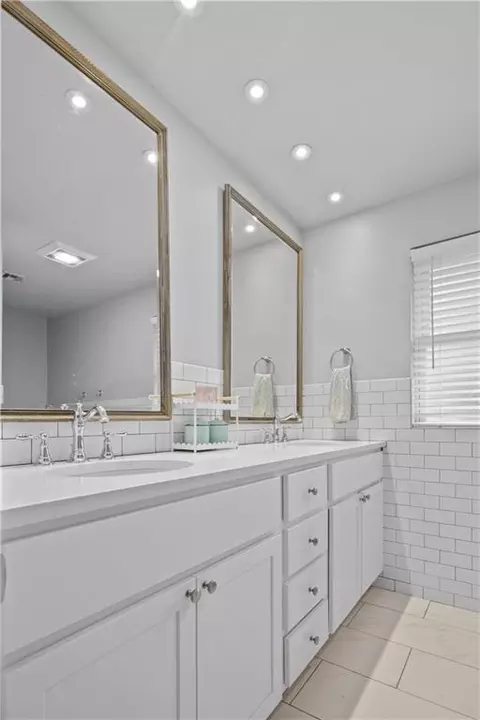 Bath - 227 Cheron Dr, Mandeville, LA 70448 photo 2 of 5
