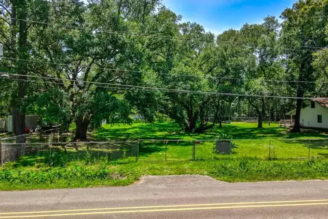 Oak Park Drive, Madisonville, LA 70447