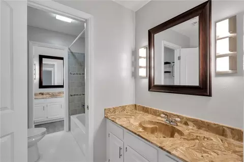 Bath - 2204 Ormond Blvd, Destrehan, LA 70047 photo 7 of 8