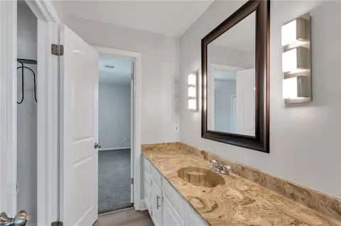 Bath - 2204 Ormond Blvd, Destrehan, LA 70047 photo 5 of 8
