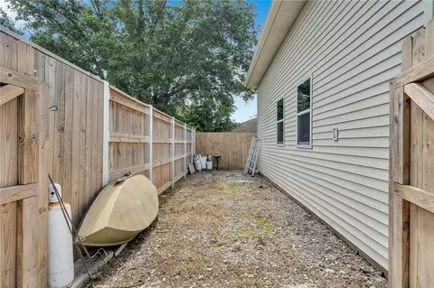 Exterior - 2204 Ormond Blvd, Destrehan, LA 70047 photo 10 of 11