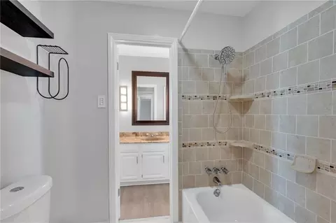 Bath - 2204 Ormond Blvd, Destrehan, LA 70047 photo 6 of 8