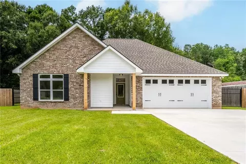 39393 Meadow Ridge Ln, Ponchatoula, LA 70454