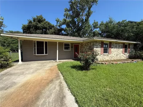 3838 Arrowhead Dr, Slidell, LA 70458