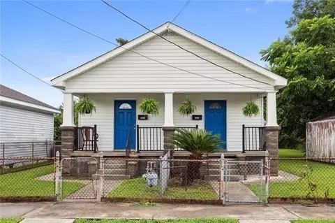 1027 29 Dolhonde St, Gretna, LA 70053