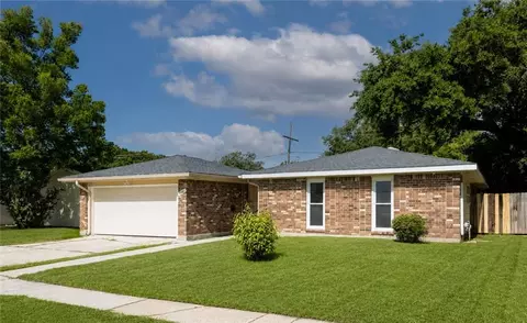 332 Westmeade Dr, Gretna, LA 70056