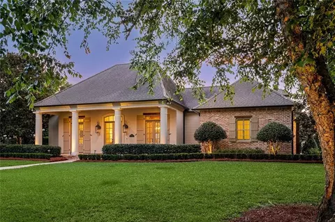 323 Black Jack Oak Dr, Madisonville, LA 70447