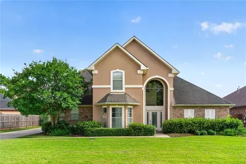 3319 Turnberry Ln, Harvey, LA 70058