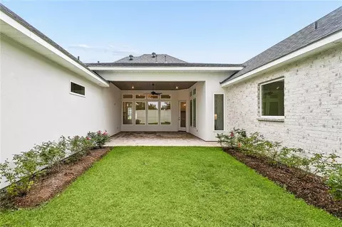 Exterior - 4212 Cypress Point Dr, Covington, LA 70433 photo 2 of 2