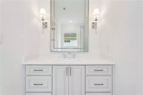 Bath - 4212 Cypress Point Dr, Covington, LA 70433 photo 5 of 6