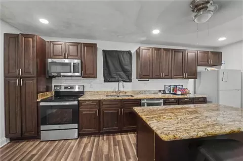 Kitchen - 333 Killona Dr, Killona, LA 70057 photo 1 of 1